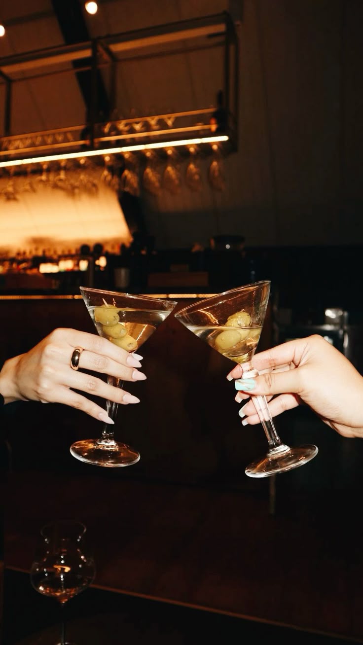 Aperitivo in Isola a Milano: cocktail d’autore e vini al calice da Vesper
